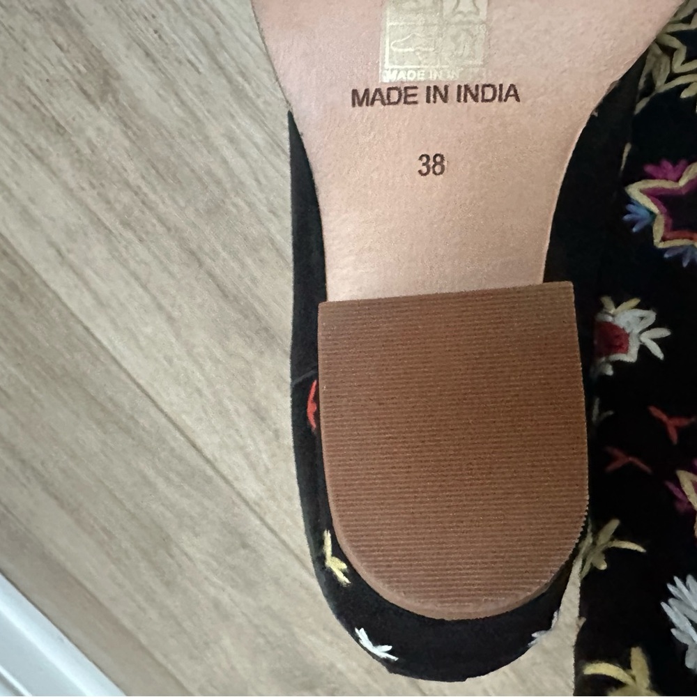NWT Free People Embroidered Black Ankle Boots - Picture 9 of 9